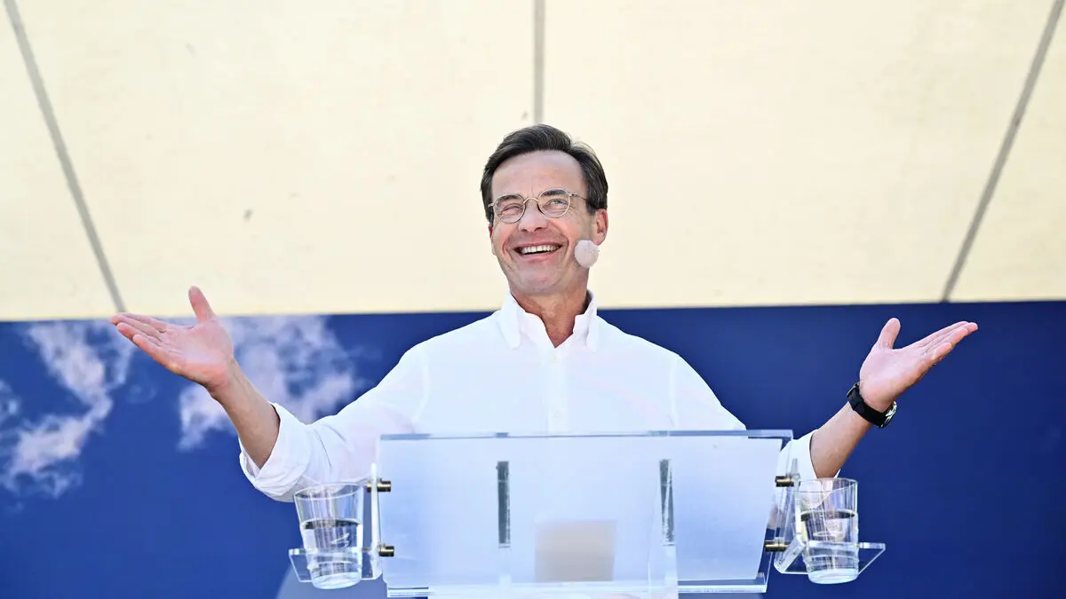 Moderates promise reduced taxes for