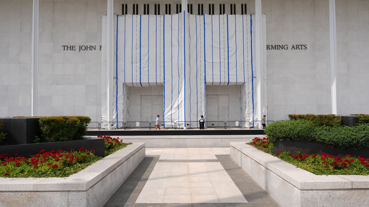 Judge blocks Kennedy Center from restoring Trump name on facade