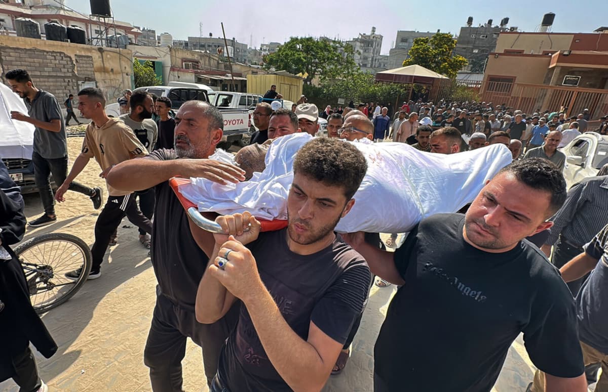 Gaza Doctor Hamdi al-Najjar Dies After Airstrike Kills Nine Children