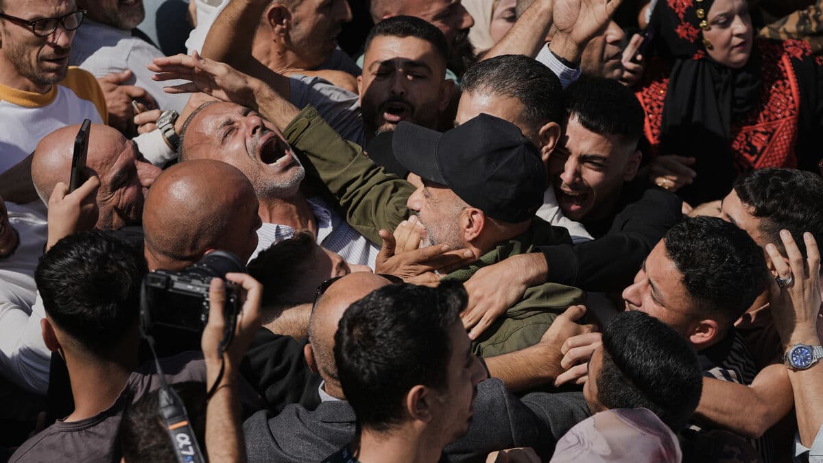 1,300 Gazans Still Detained in Israeli Prisons