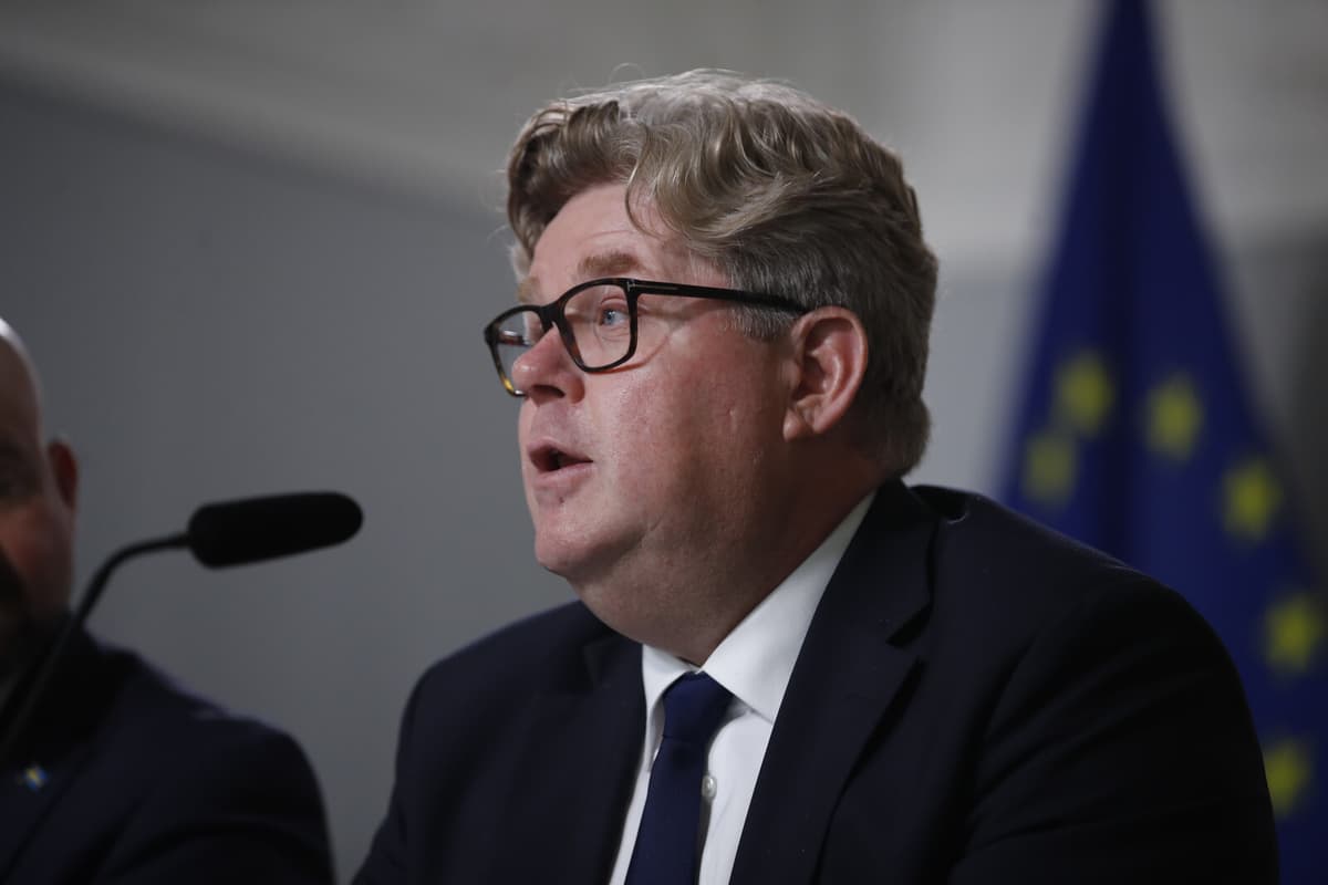 Proposed Law Expands Accountability for Public Employees in Sweden