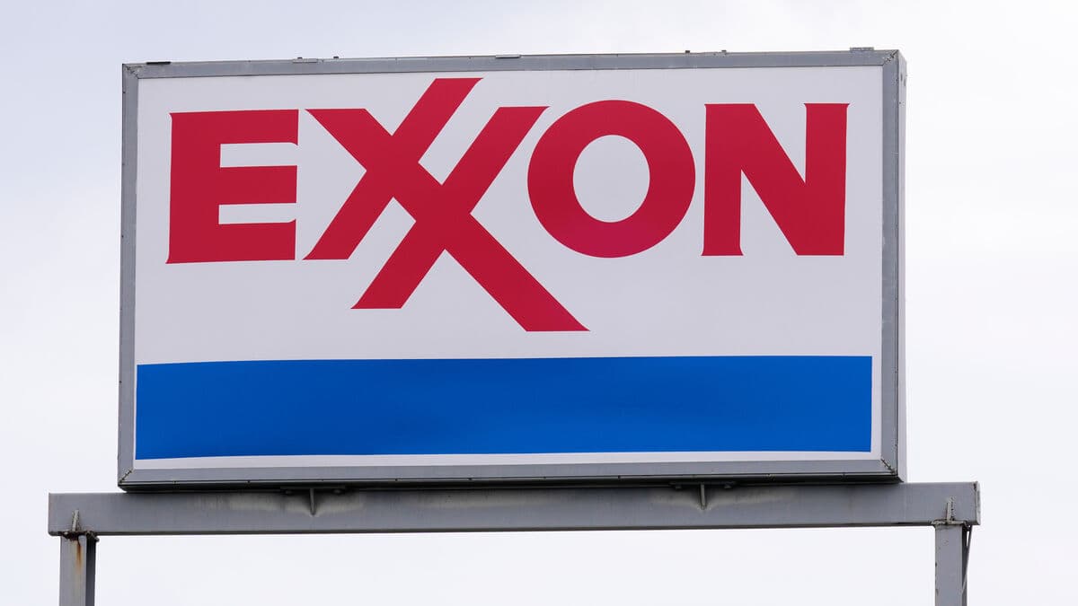 American motorists feel the war at the pump as fuel prices rise