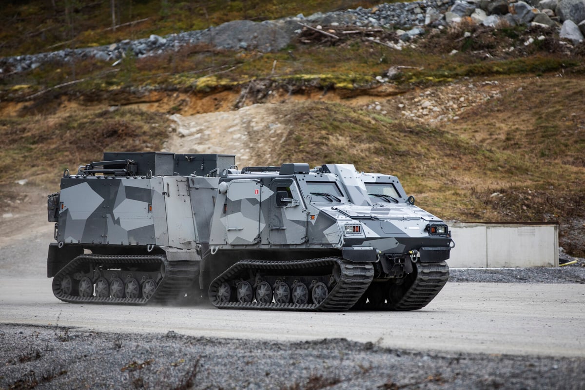 Hägglunds Nears Tracked Vehicle Deal with Indian Army