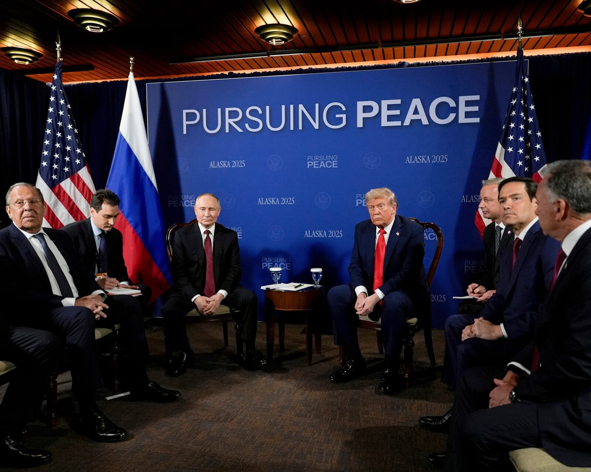 Presidential Meeting Deemed a Tragedy for Ukraine by Experts