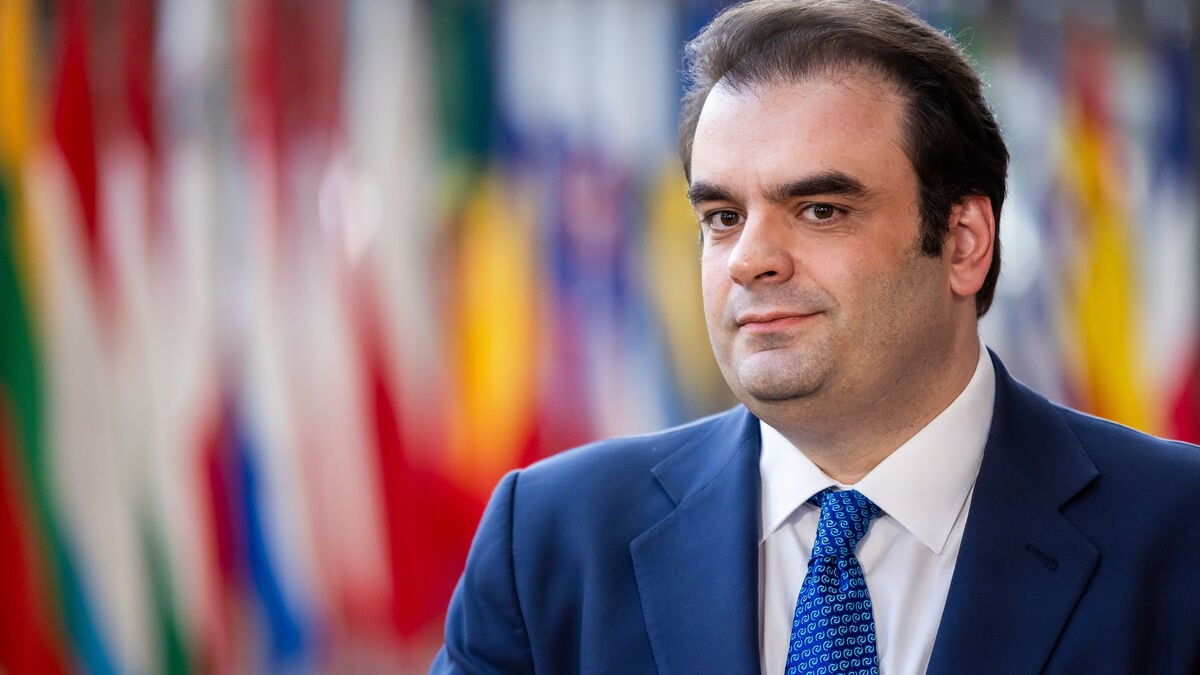 Greece offers new tax breaks to attract billionaires and investors