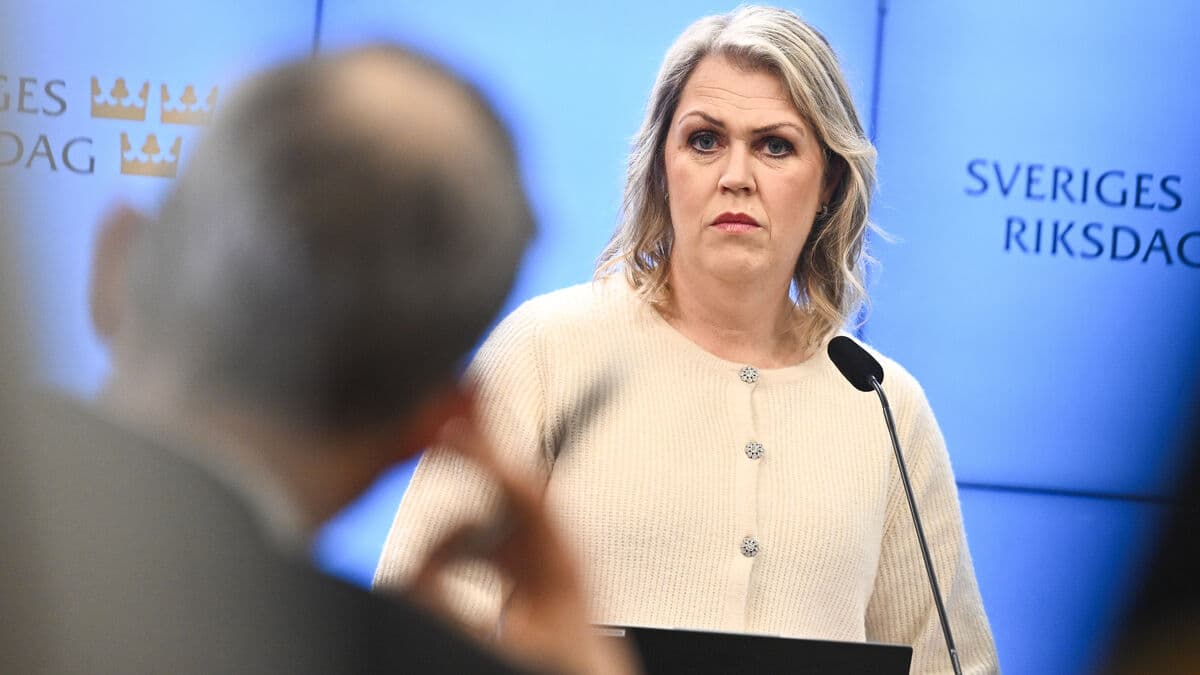 Argument over maternity care - Social Democrats demand more money