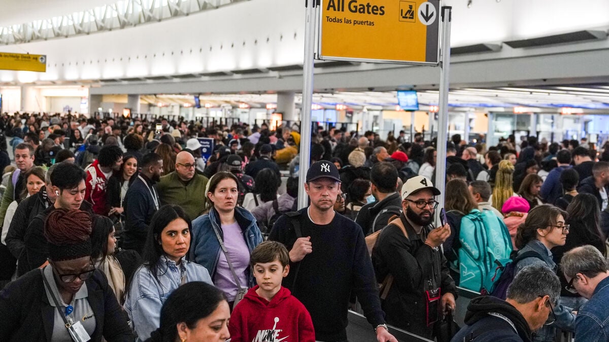 USA: Green card applicants must apply from home countries