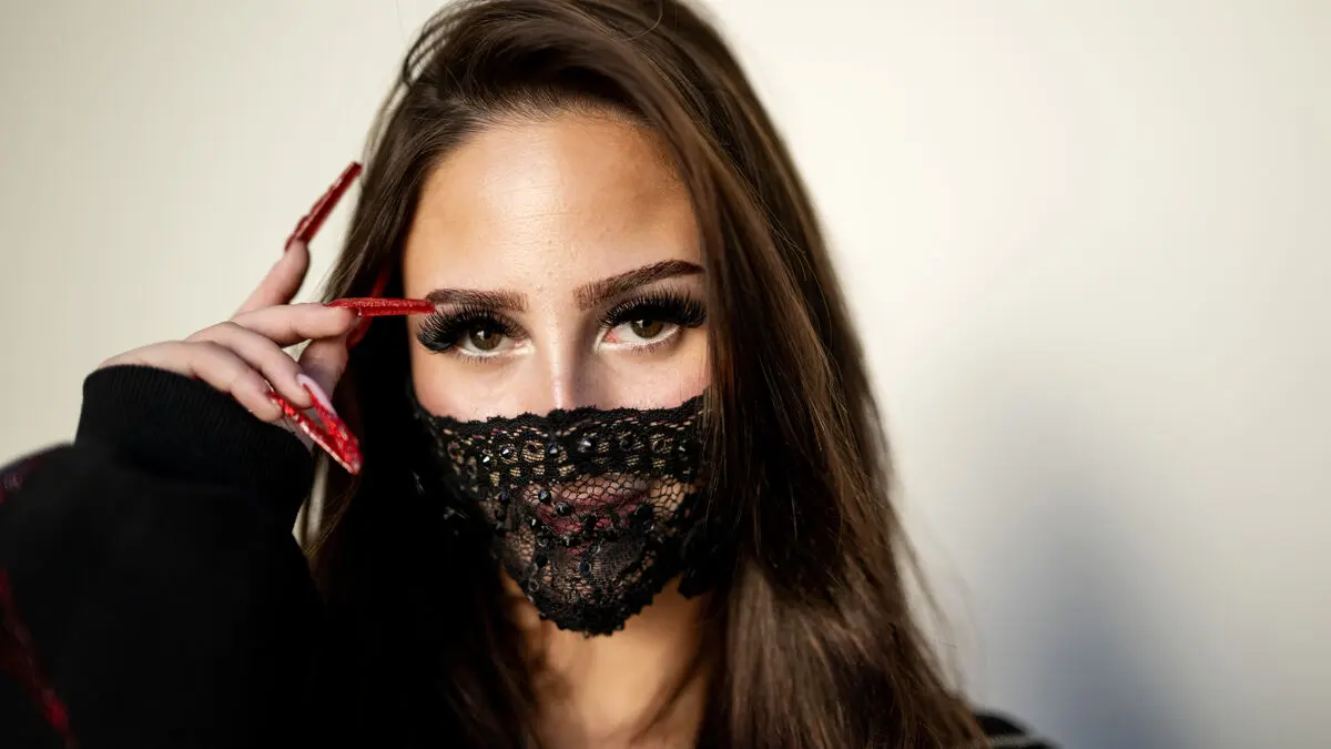 Felicia sick before the final - fighting with nasal spray