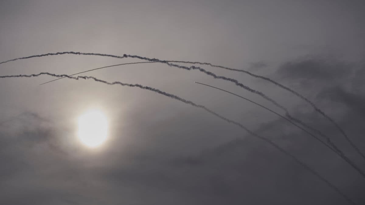 Iran fires new missile salvos after Israel's wave of attacks