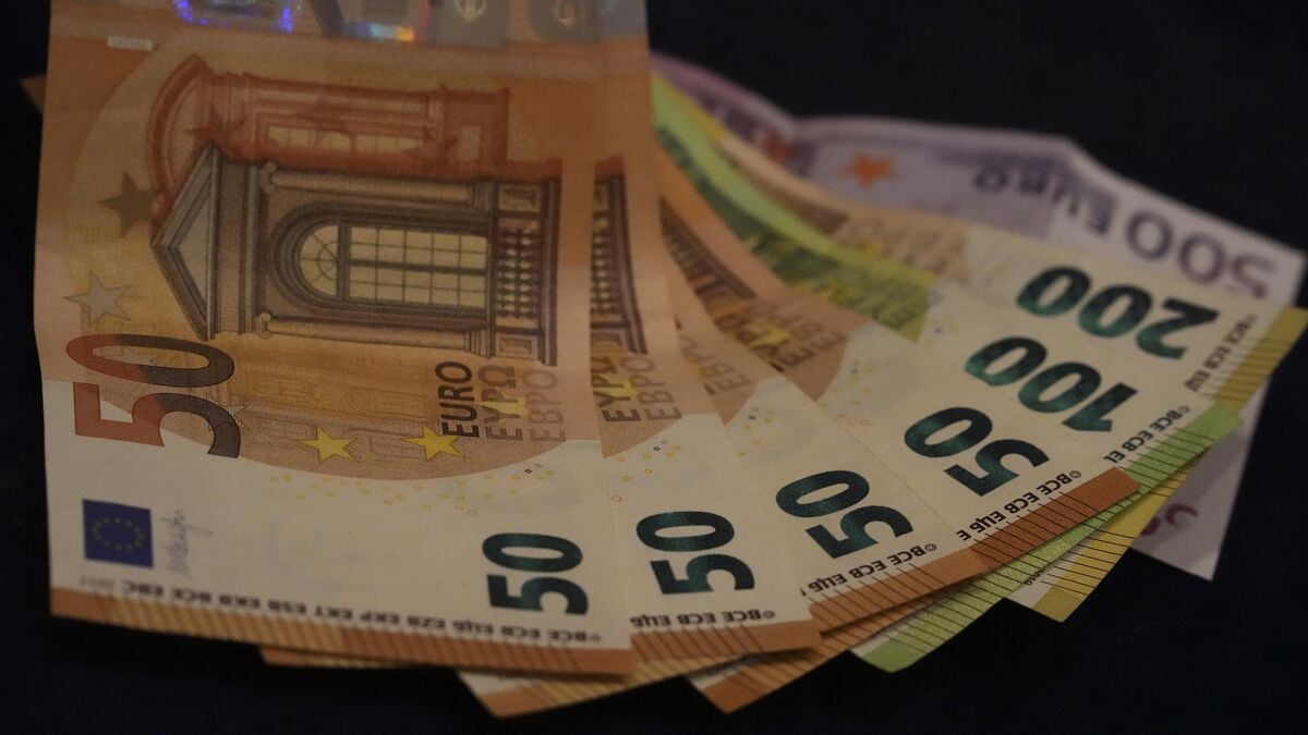 Eurozone companies plan price hikes after war in Iran, ECB survey shows