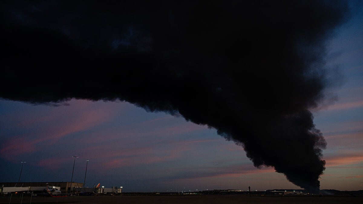 Death toll rises after plane crash in US