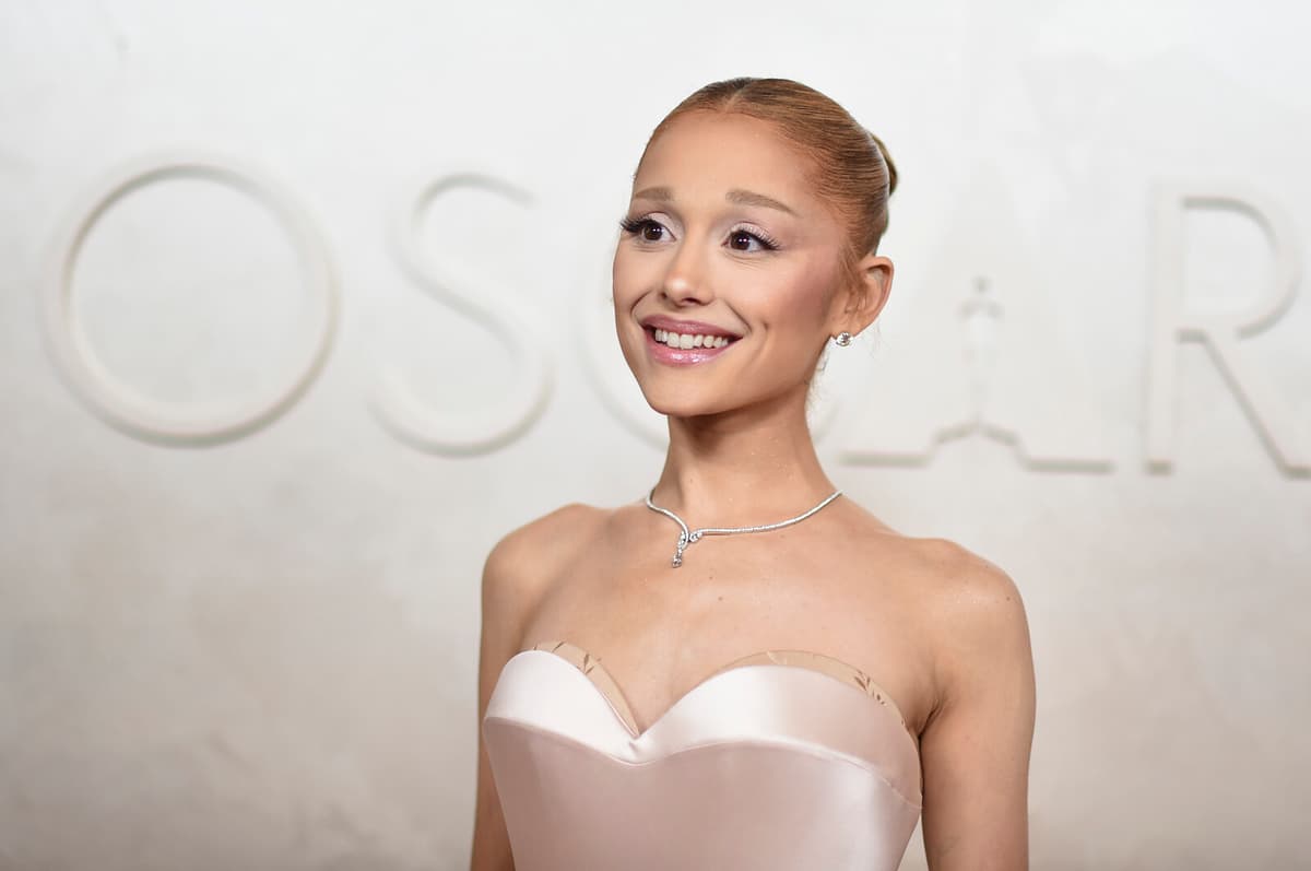 Ariana Grande Announces First Tour in Seven Years for Next Summer