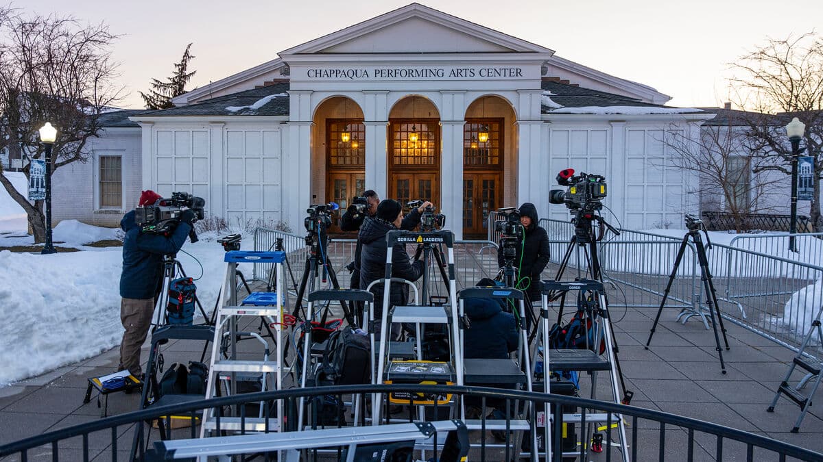 After Hillary, Bill Clinton is questioned about Epstein