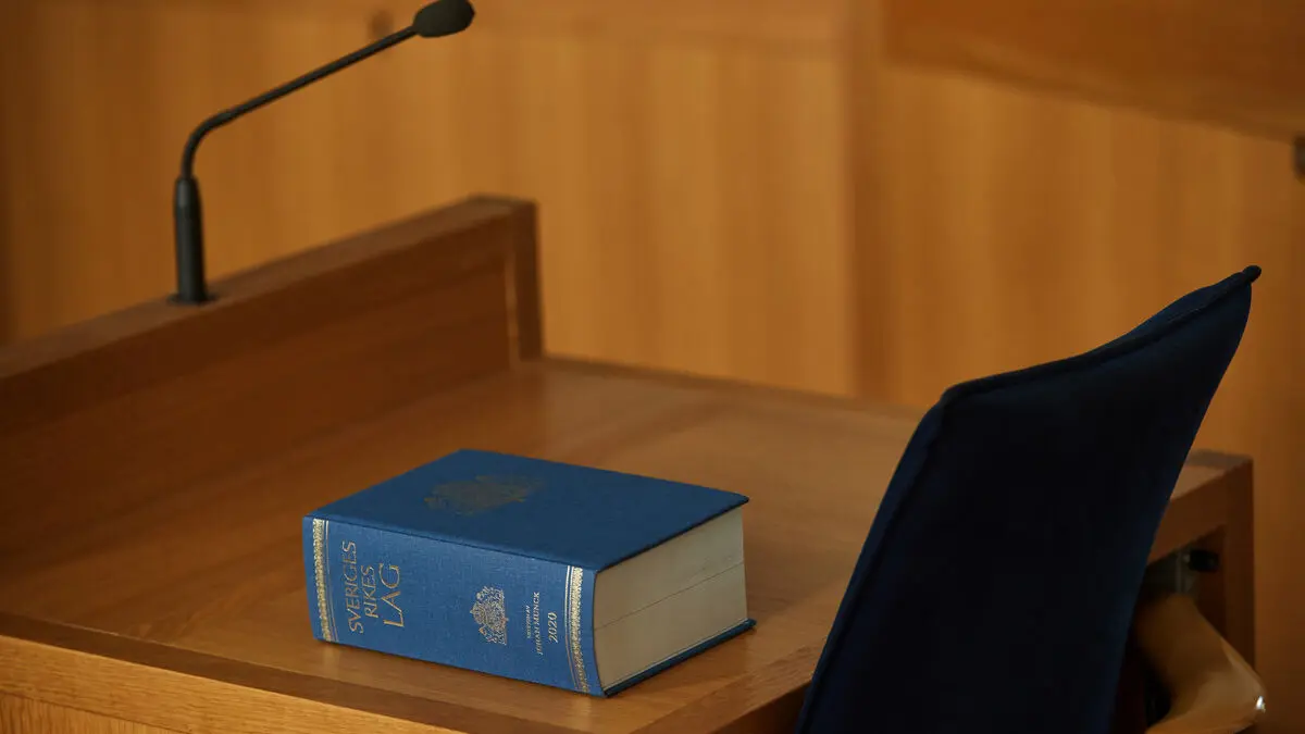 Arrested for trying to sell alcohol to boys