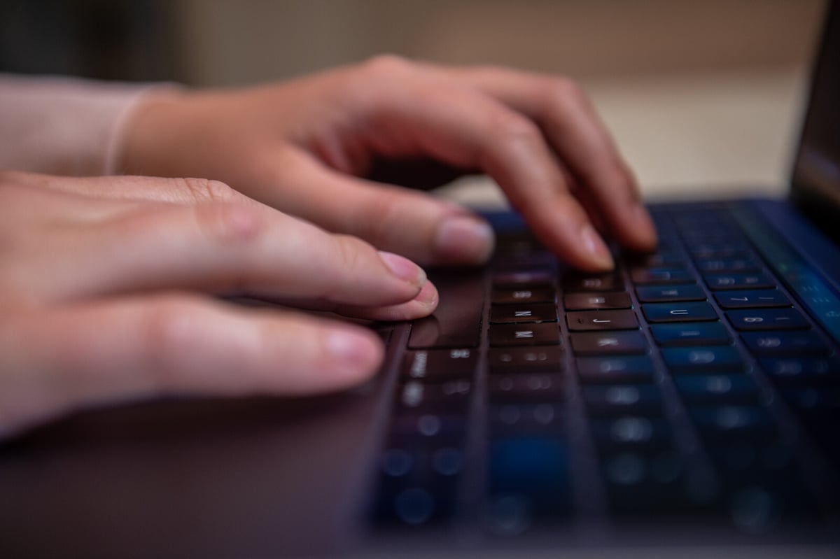 Permanent Employment Rises Despite High Unemployment in Sweden
