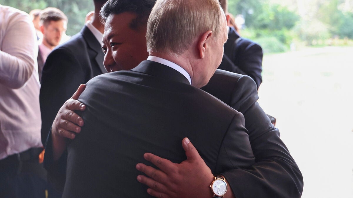 Kim Congratulates Putin on His 74th Birthday, Backs Russia’s ‘Holy Just War’