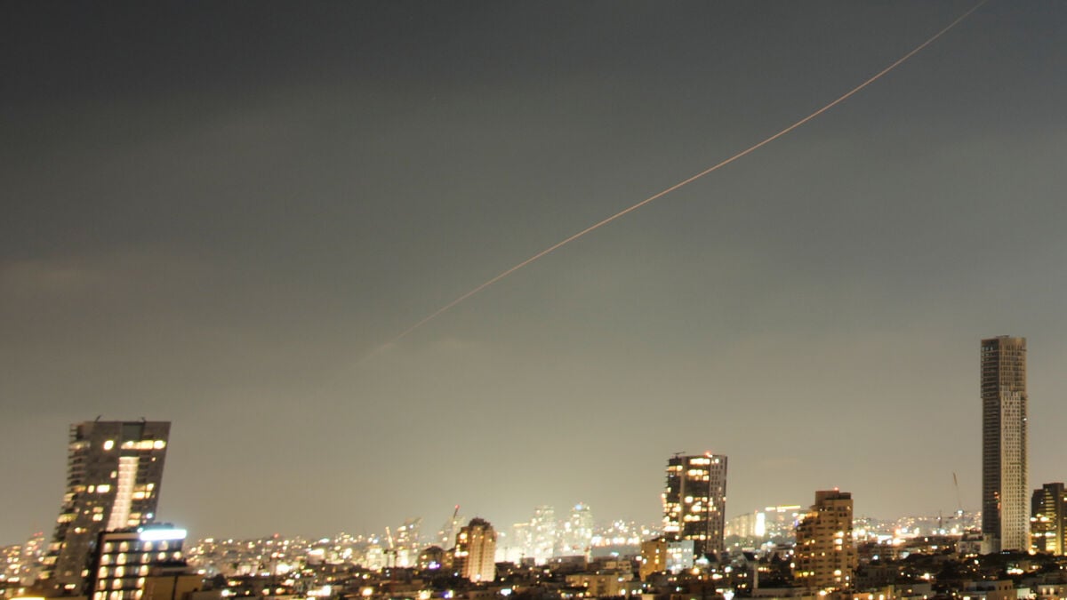 Iran fires missiles at Israel