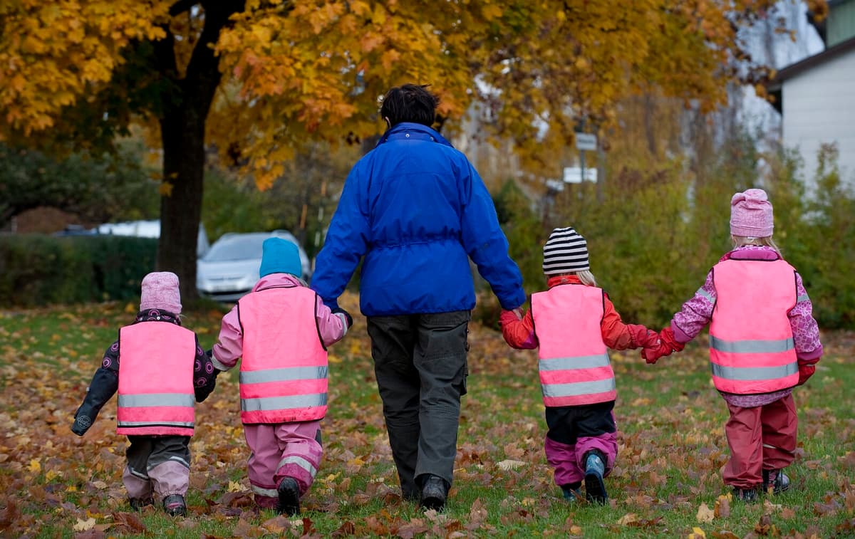 More municipalities are stopping reflective vests after accident