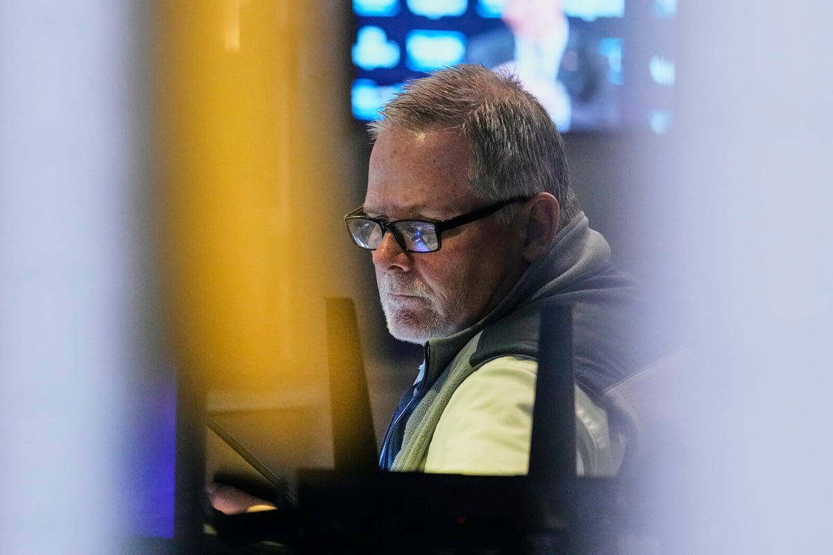 Wall Street Mixed as US Budget Vote Passes