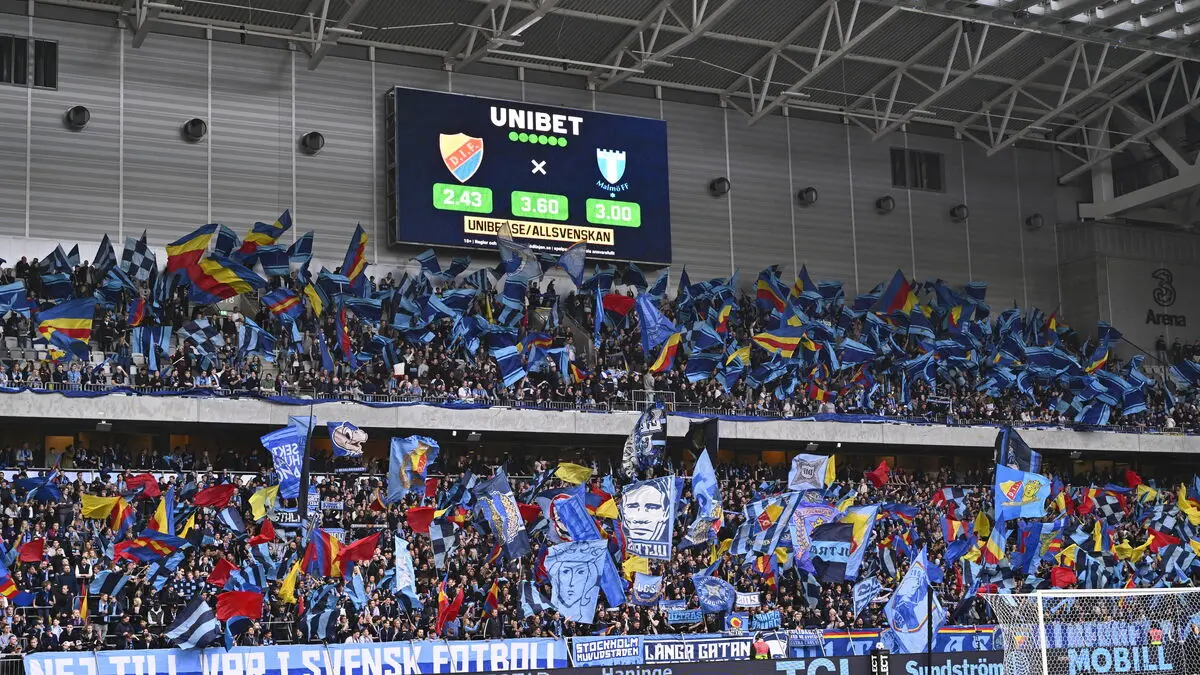 Malmö FF's technical director Jamie Segura attacked by spectator