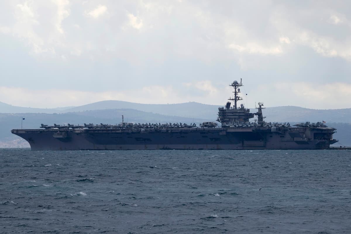 F/A-18F Fighter Jet Falls from USS Harry S Truman in Red Sea