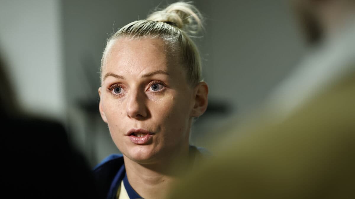 Stina Blackstenius returns to the national team ahead of World Cup qualifier in Serbia