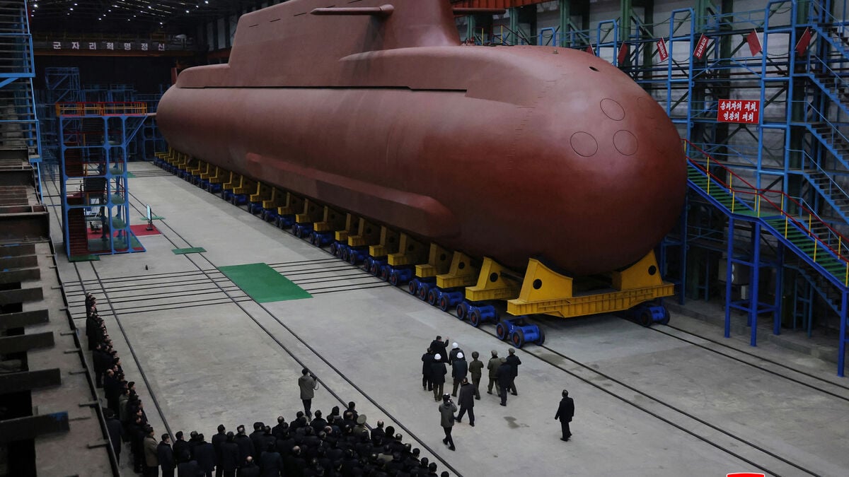 Kim Jong-Un visits alleged North Korean nuclear submarine factory