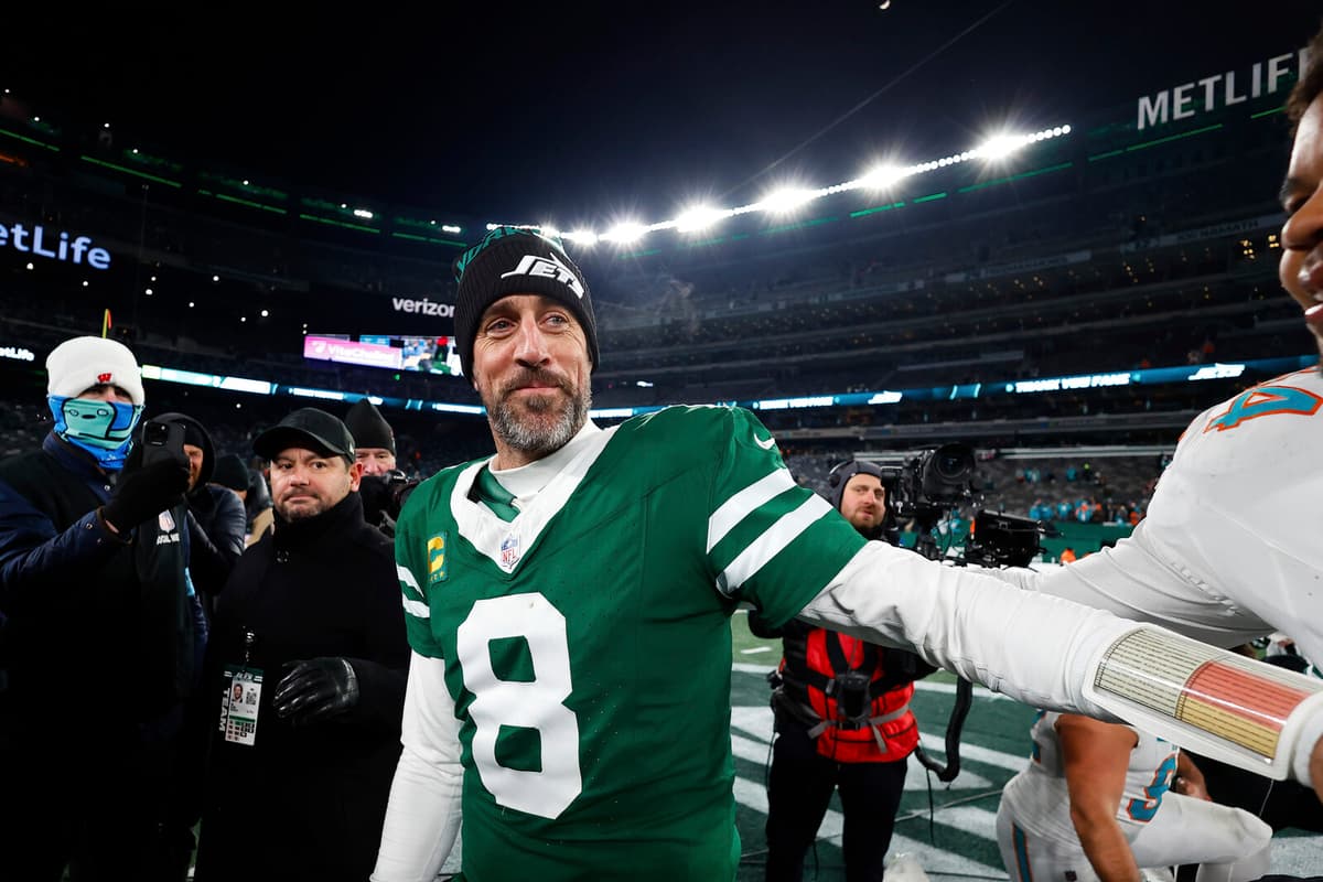 NFL star Aaron Rodgers dumped by Jets – may quit