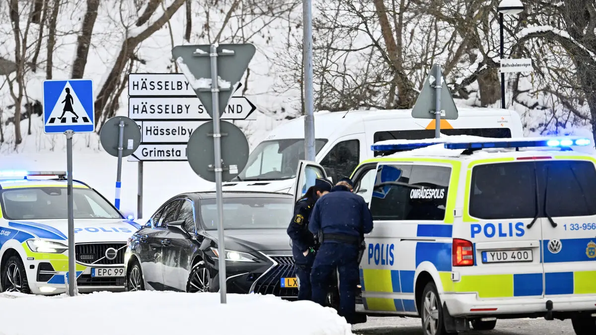 Shots fired at apartment door in northwest Stockholm - man detained