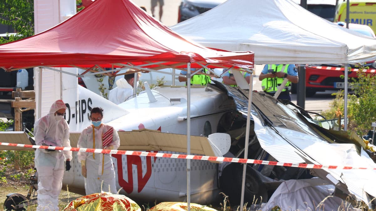 11 killed as skydiving plane crashes in northeastern France