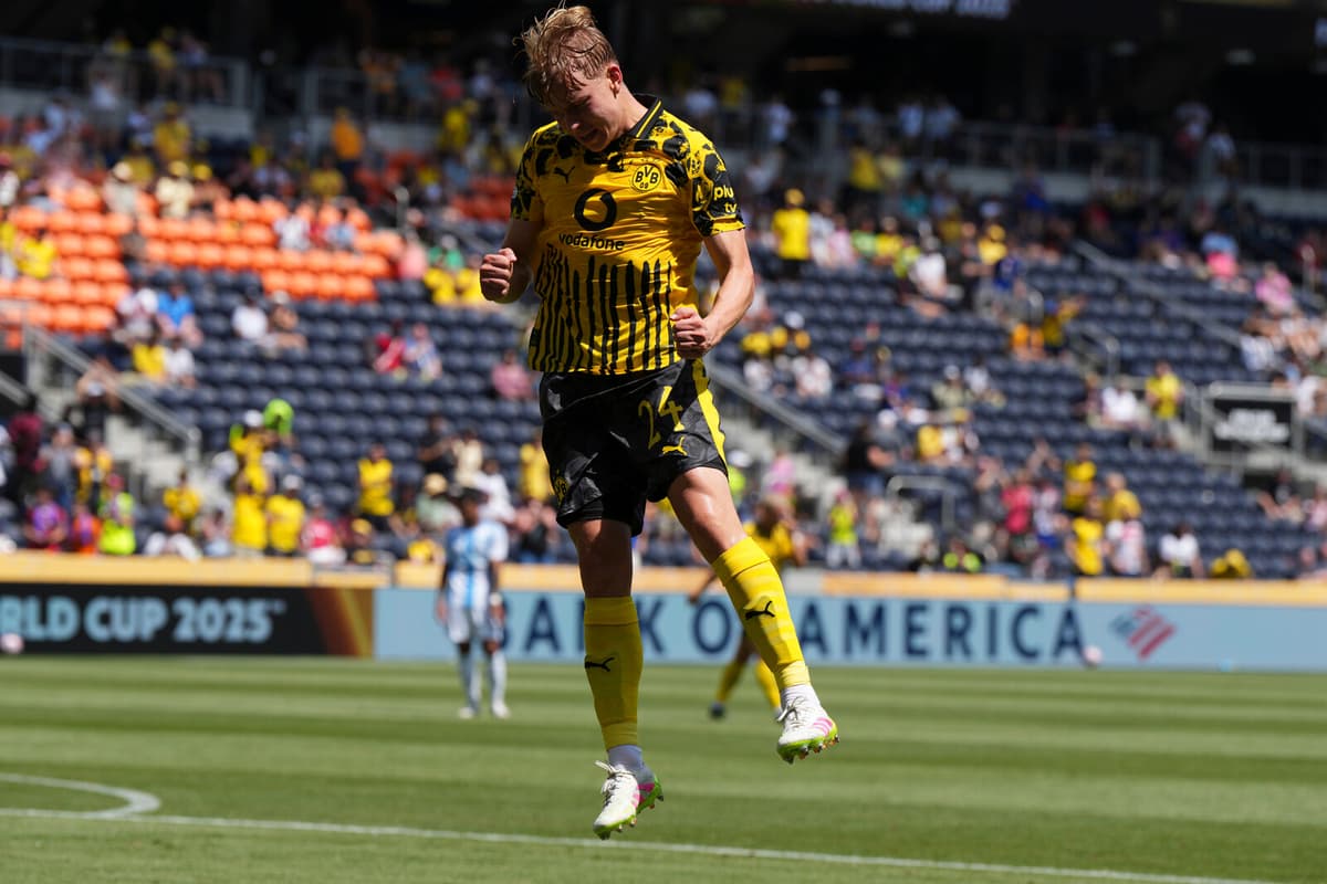 Daniel Svensson Secures Dortmund's Win Over Ulsan Hyundai