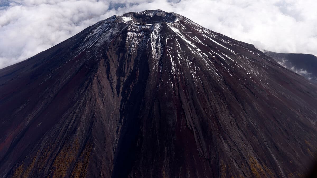 Swedish woman seriously injured in skiing accident on Mount Fuji