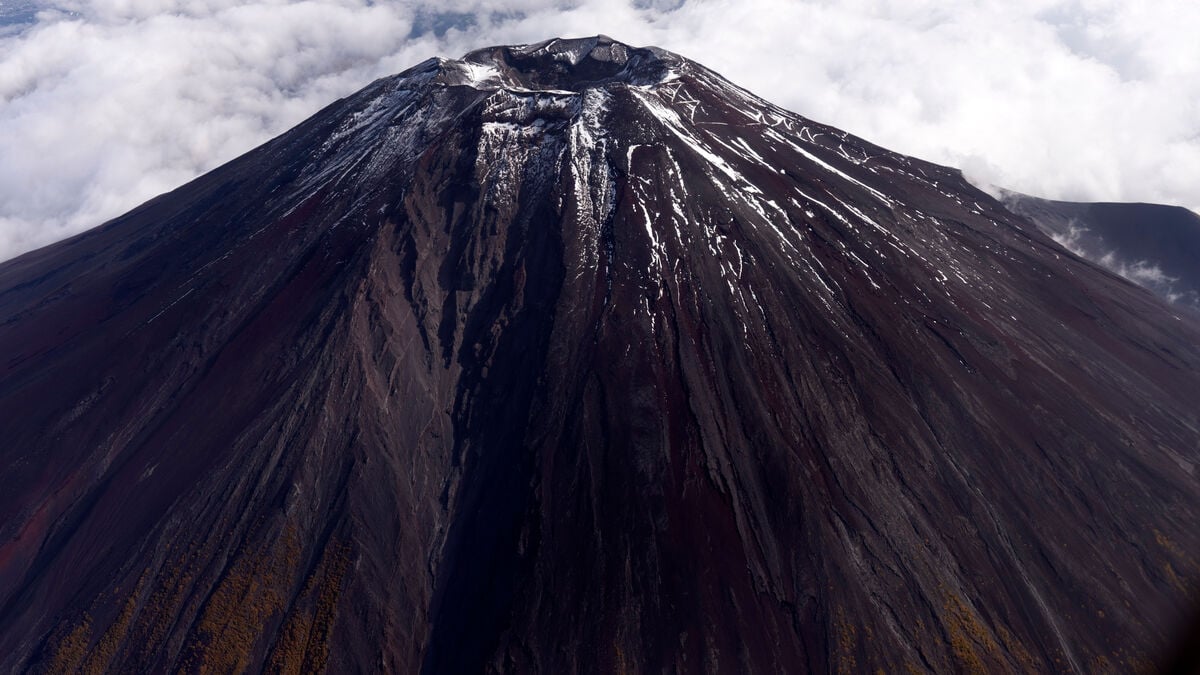 Swedish woman seriously injured in skiing accident on Mount Fuji