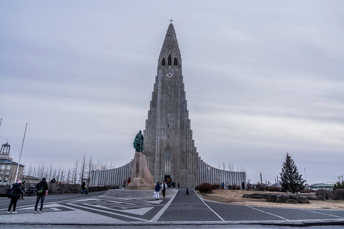Iceland Central Bank Lowers Interest Rate to 7.5 Percent