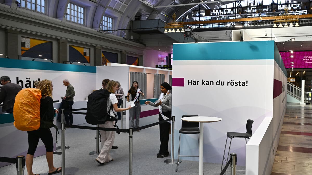 Early voting rises 25% to more than 2.7 million in Sweden