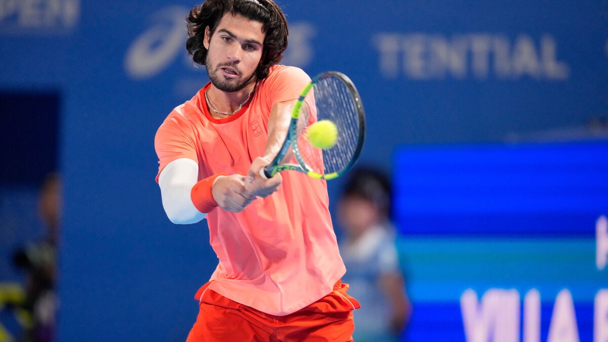 Carlos Alcaraz wins Tokyo title after seven-month wait for a tournament victory