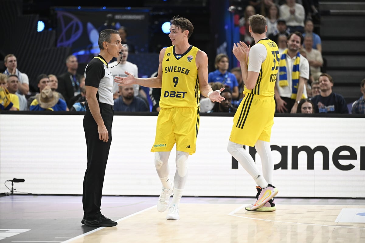 Pelle Larsson Frustrated After Fouling Out in European Championship Loss