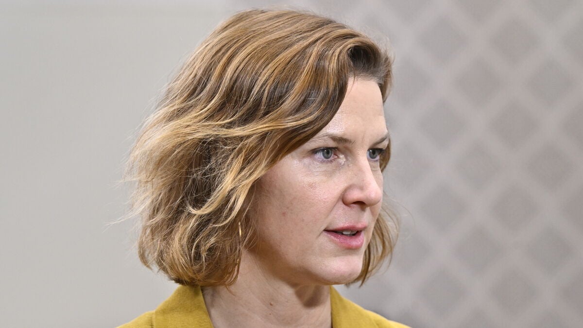 Government proposal would make it easier to find out colleagues' salaries