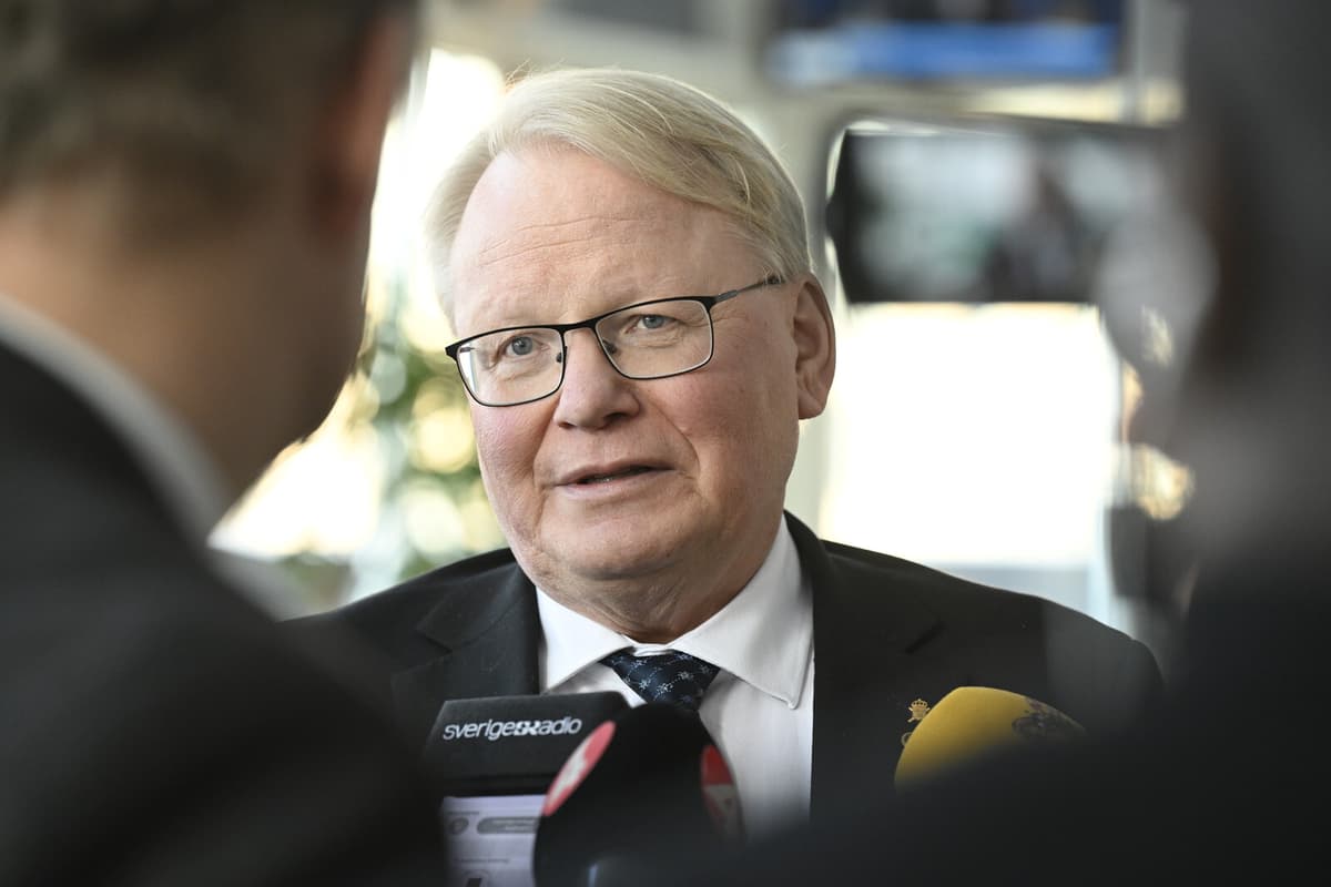 Hultqvist Suggests Foreign Involvement in Swedish Telecom Sabotage