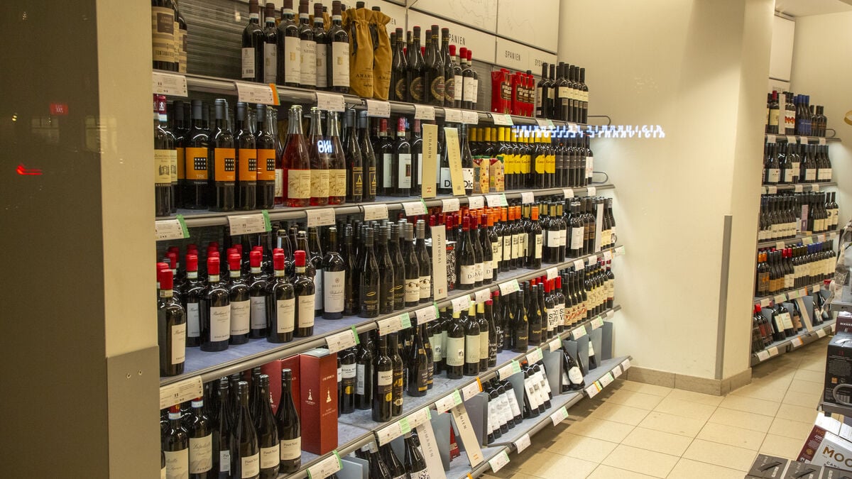 Systembolaget sees falling wine and spirits sales as demand for non-alcoholic drinks rises