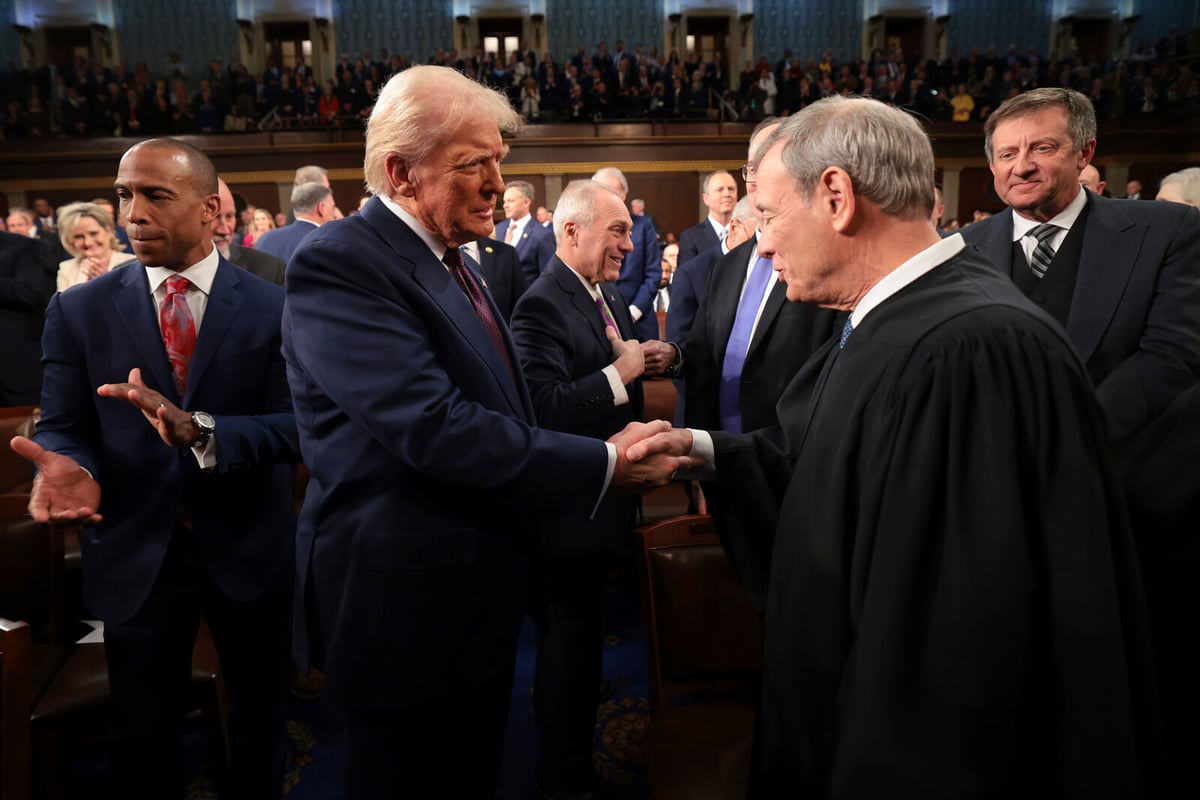 US Supreme Court Allows Trump to Use 1798 Law for Deportations