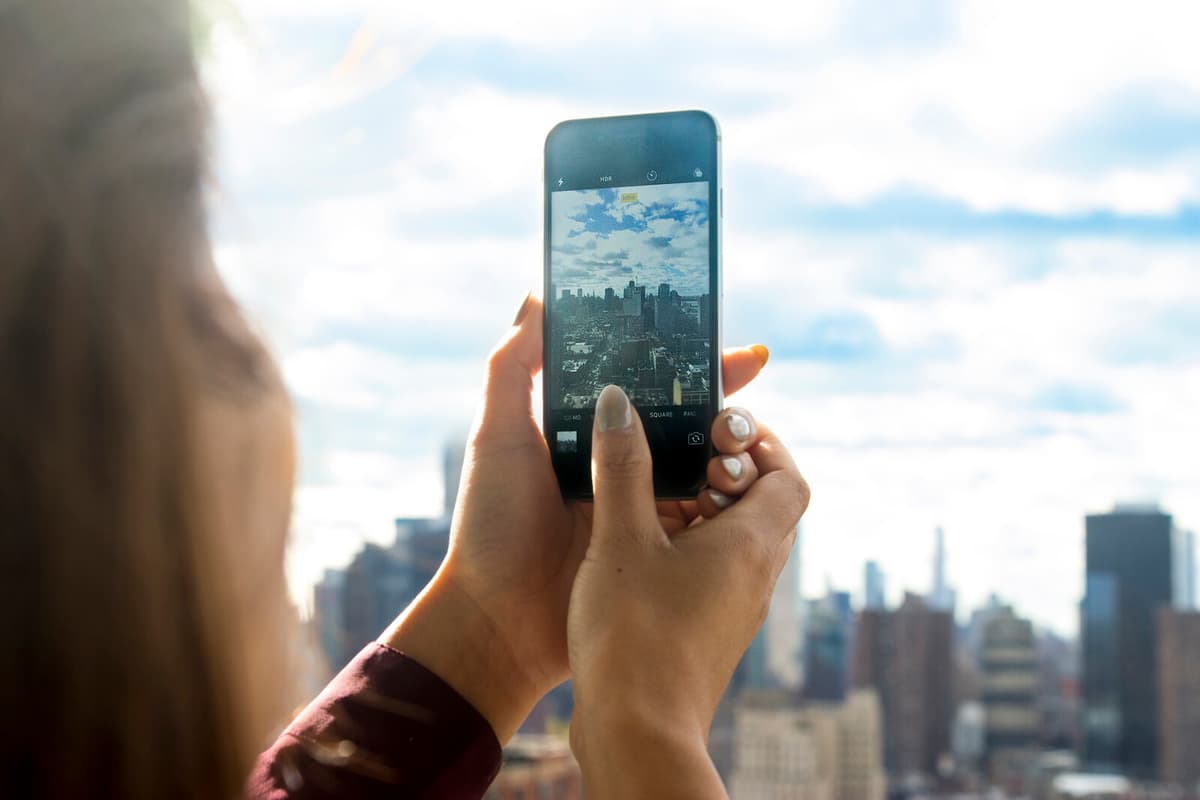 How Facebook's New Feature Accesses Your Camera Roll