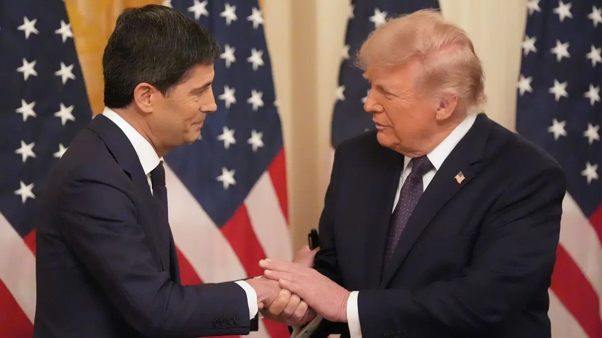 Warsh sworn in as new Fed chief, says he will learn from past successes and mistakes
