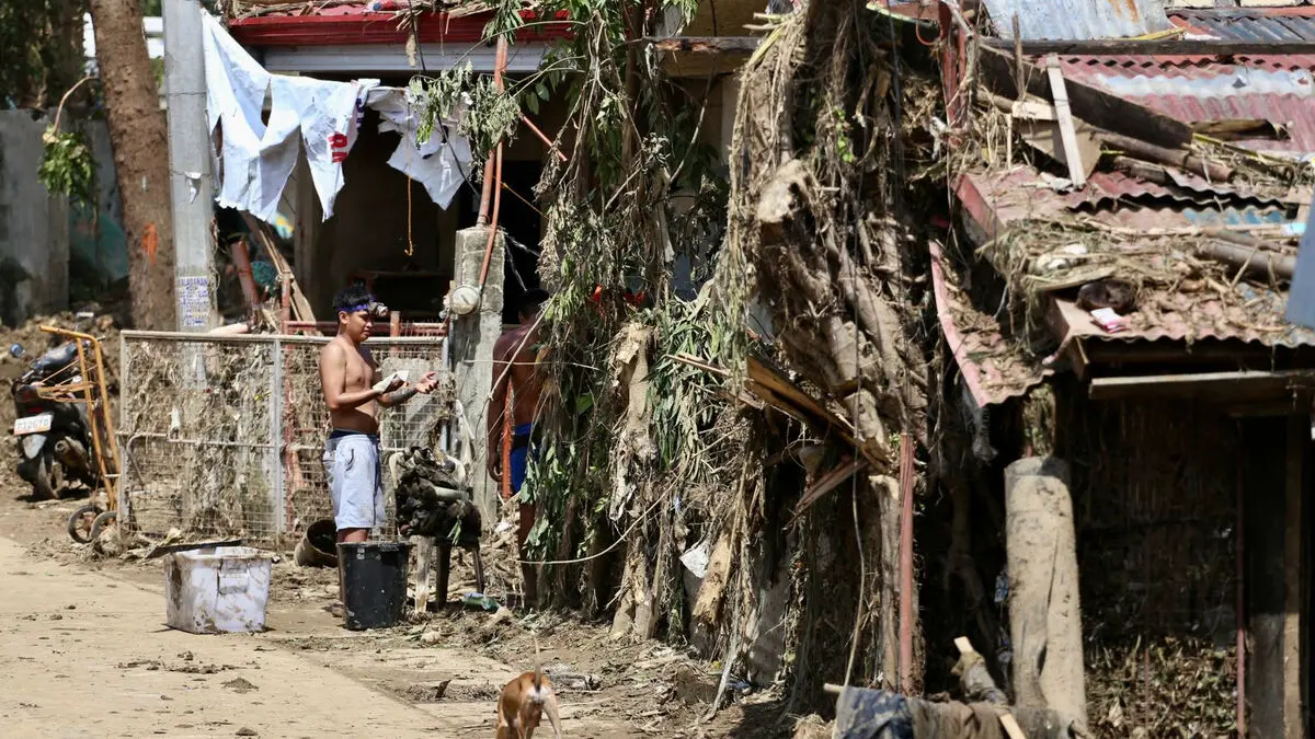 Rising death toll in the wake of Typhoon Kalmaegi