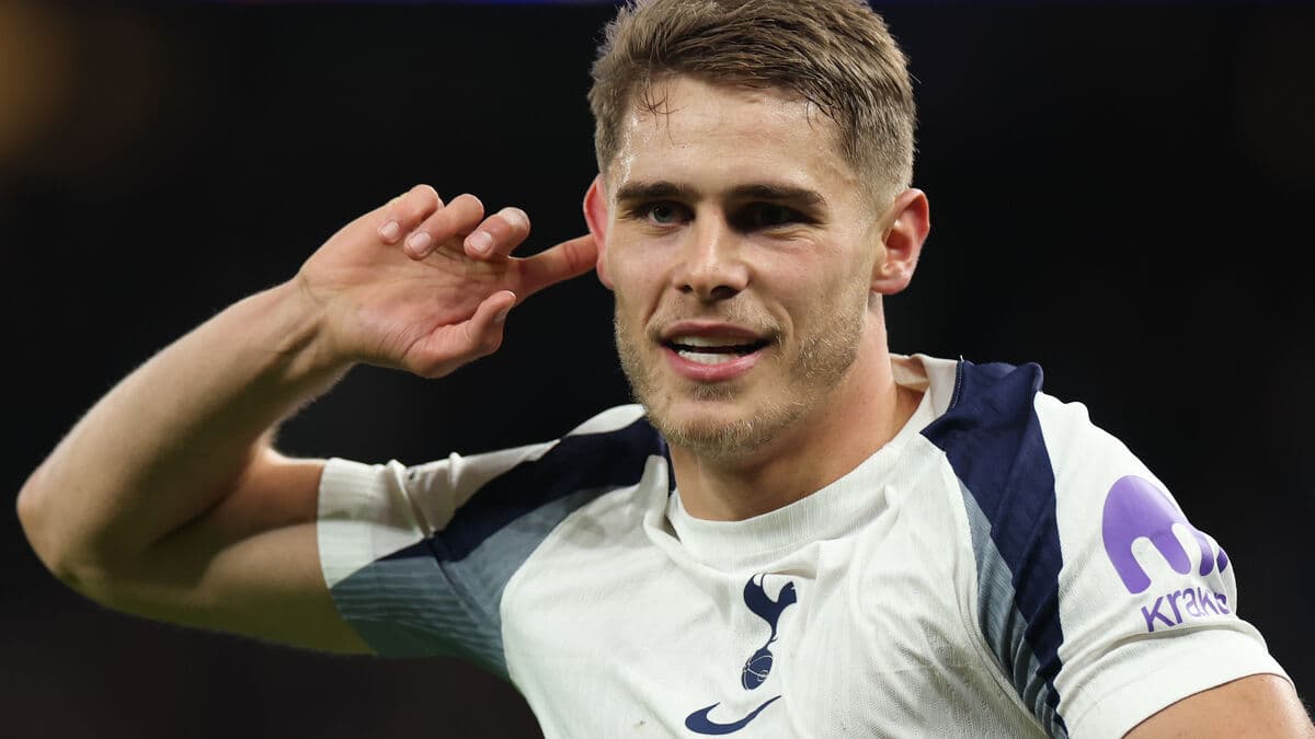 Dream goal: “Like Messi transformed into a defender”