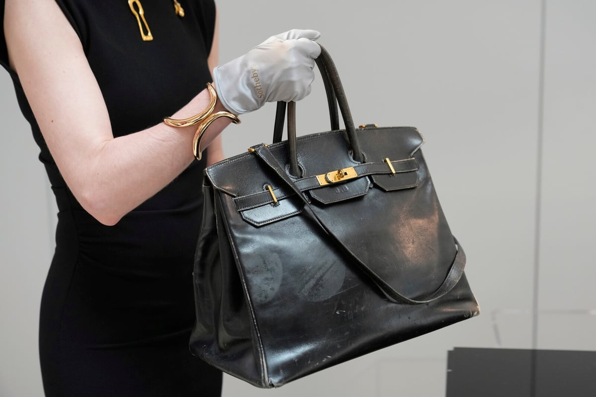 Hermès Handbags Boost Revenue Amid Luxury Market Downturn