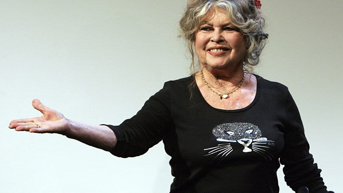 Brigitte Bardot Refutes Death Rumor After Minor Surgery