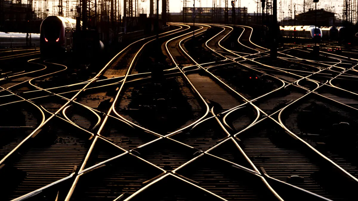 New EU dreams of faster trains