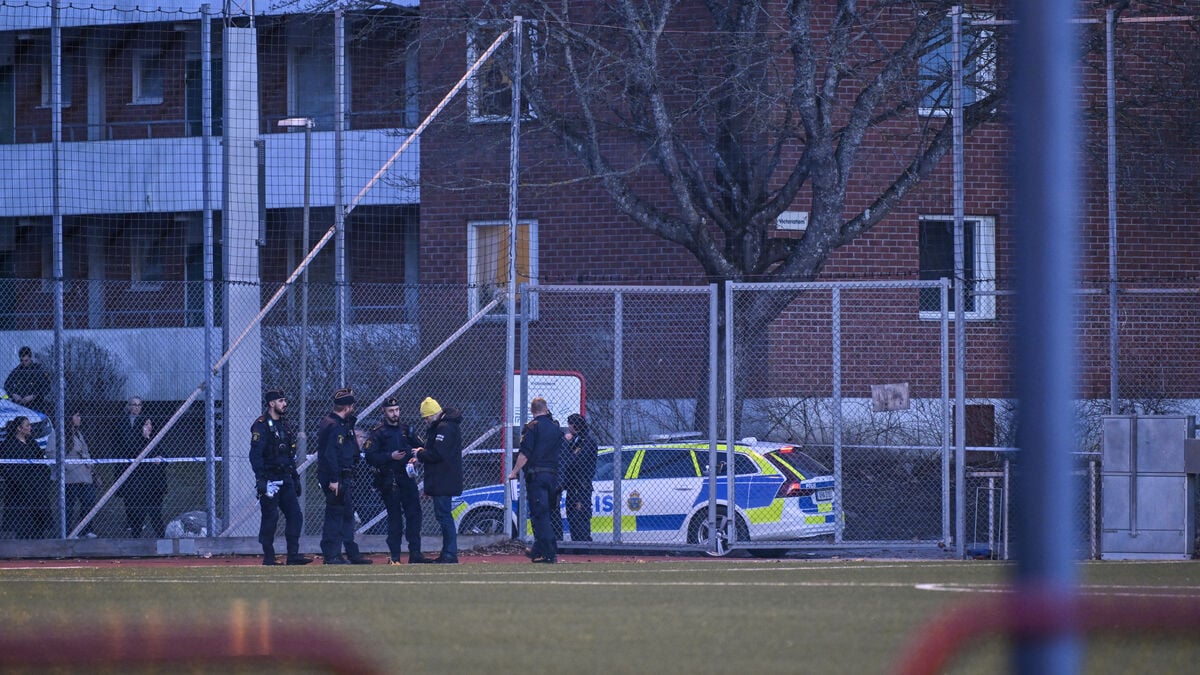 Two more people arrested after murder in Vårby gård