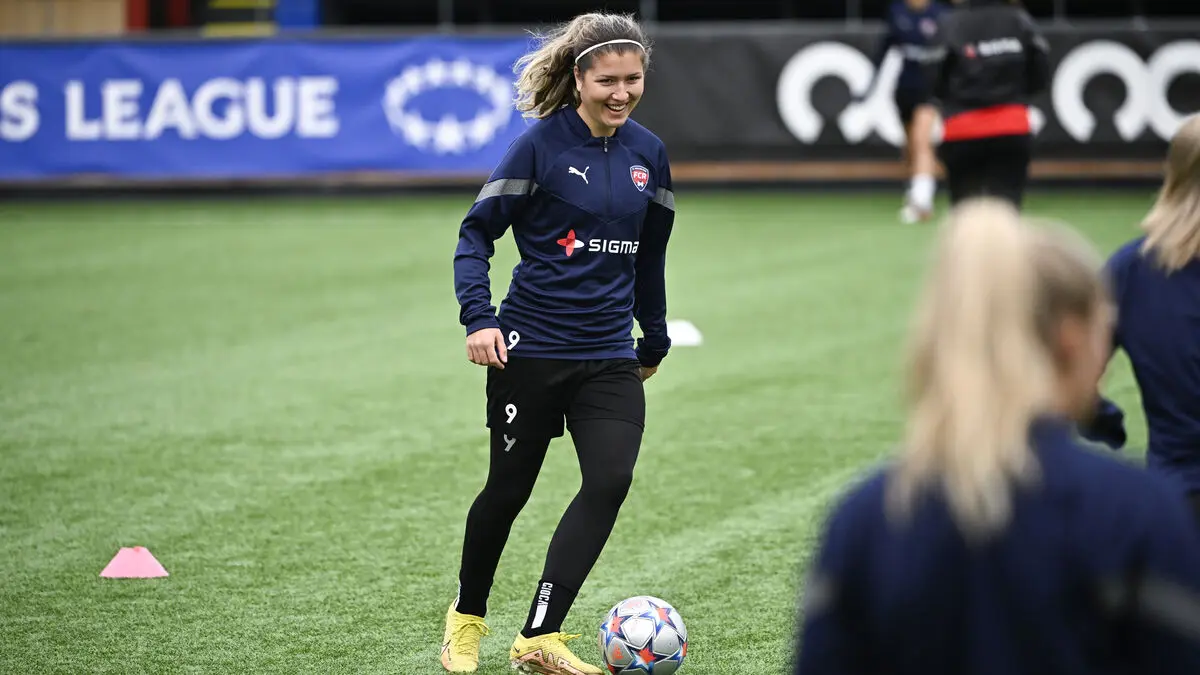 Former Sweden striker Loreta Kullashi signs for AIK